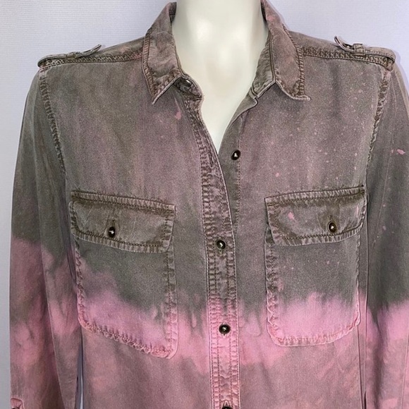 FIND YOUR WILD GRAPHIC BACK DIP DYED SHIRT - Picture 2 of 6